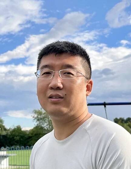 Dr Shuang Zheng