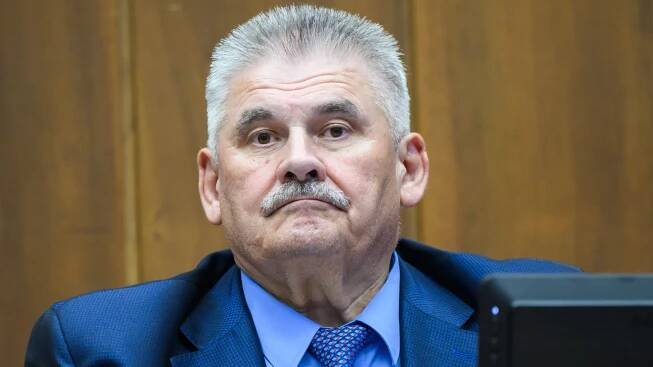 Konsolidácia môže byť predložená v dvoch častiach, hlasovanie o ústave sa možno odloží, prezradil Ján Richter