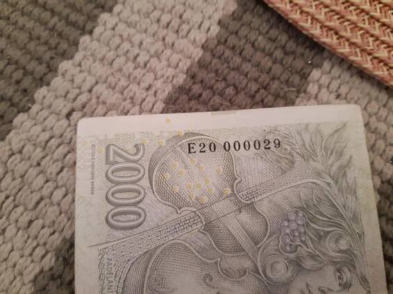 Bankovka 2000 kč 2007 -serie E, číslo E20 00029
