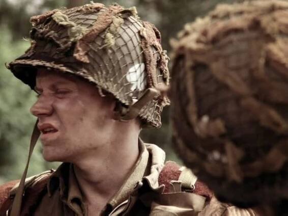 Marc Warren in Bratrstvo neohrožených (2001)