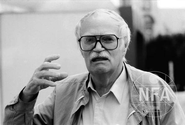 © Miloš Fikejz (1998)