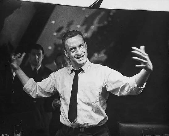 Dr. Divnoláska aneb Jak jsem se naučil nedělat si starosti a mít rád bombu - Z filmu - George C. Scott