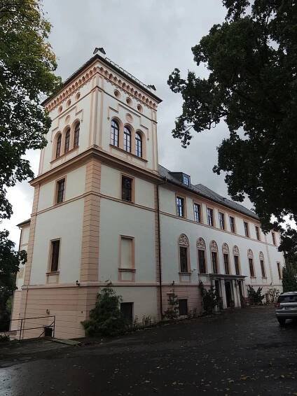 Zámek Pyšely - otevírací doba, akce, ubytování, prohlídky, vstupné, foto, počasí
