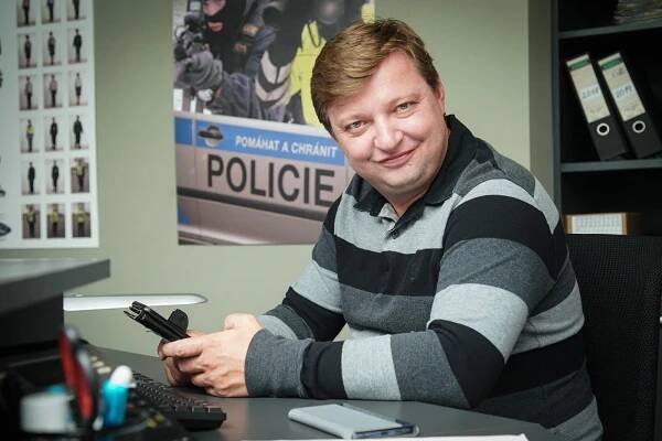 Obšourník Eda z Mostu! jak ho neznáte: V nové roli si zahraje intelektuálního vyšetřovatele