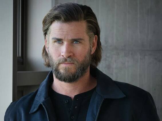 Liam Hemsworth apparently looks "awesome" as Geralt of Rivia in The Witcher