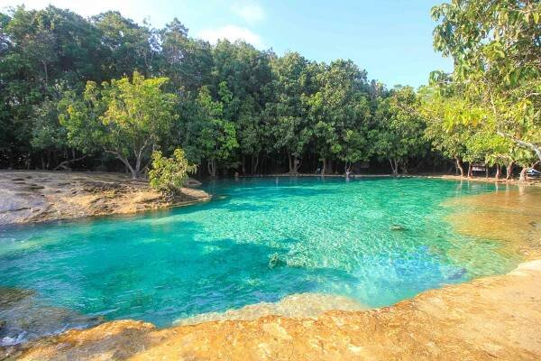 Emerald Pool Krabi: Visiting the Emerald & Blue Pool