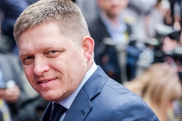 Zdržte se sankcí a spolupracujte s EU, žádá Fico Ukrajinu