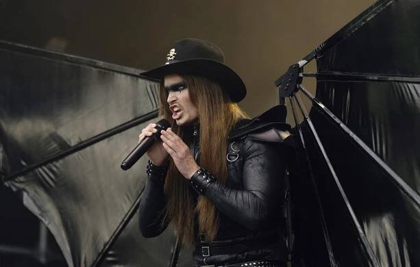 Johannes Holopainen - Hevimpi reissu - Z filmu