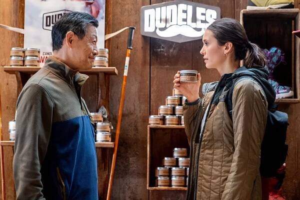 Milostná past - Z filmu - James Saito, Nina Dobrev