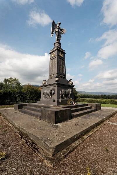 Chlumec (Přestanov) - Battle of Kulm 1813 - Russian Memorial 1835 by Peter von Nobile (1774-1854) - View North