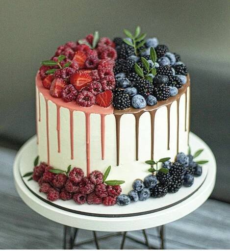 Delicious Berry Torte