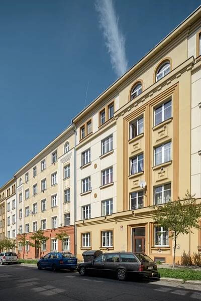 Soubor obytných domů Obecně prospěšného stavebního a bytového družstva Zádruha v Plzni | Objekty | Plzeňský architektonický