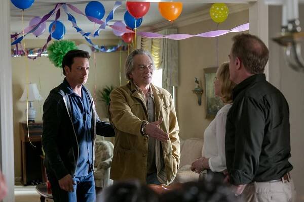 Rectify - Mazel Tov (S02E06) (2014) | Galerie - Z epizody | ČSFD.cz