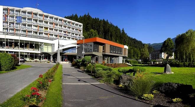 Lázeňský hotel Choč *** - Kúpele Lúčky | Lázně Travel