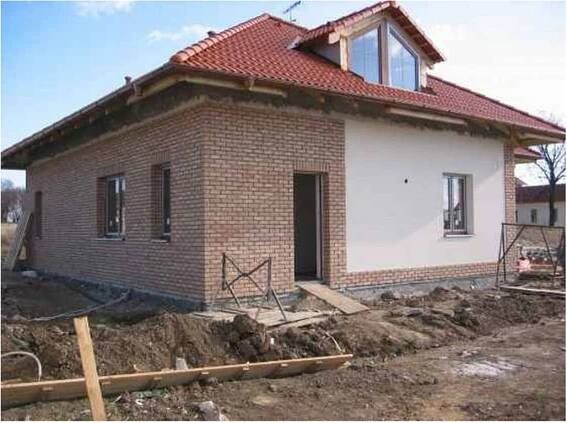Rekonstrukce domu od základu až po ukončení. - Fotografie skupiny