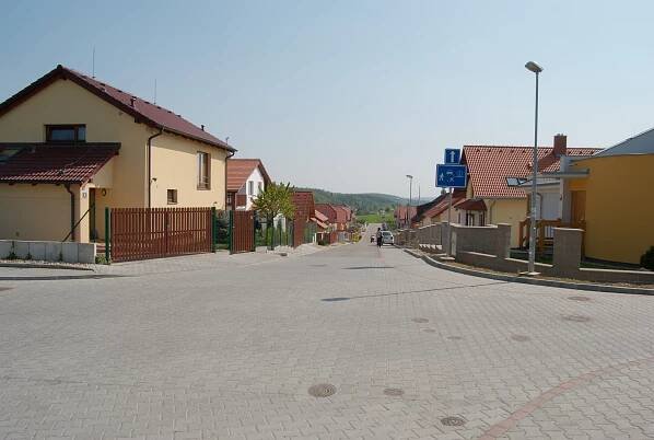 Soubor:Brno-Jehnice - Cikánkova street from north.jpg – Wikipedie