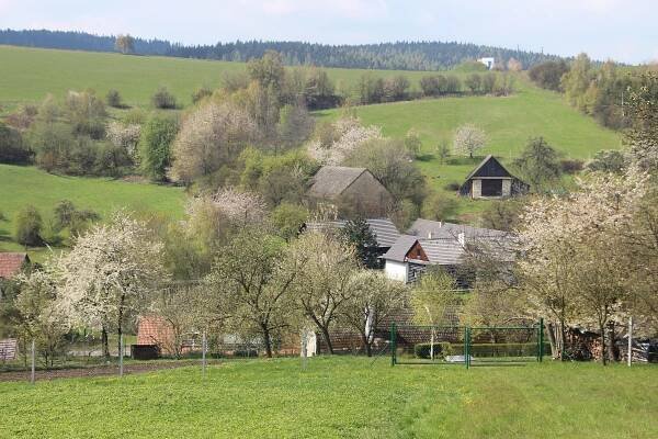 Soubor:Makov, pohled od severu (7472).jpg