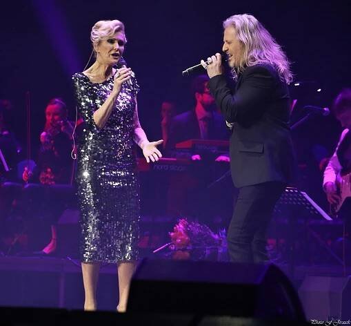 OBRAZEM: Helena Vondráčková slavila v O2 Areně ve velkém stylu