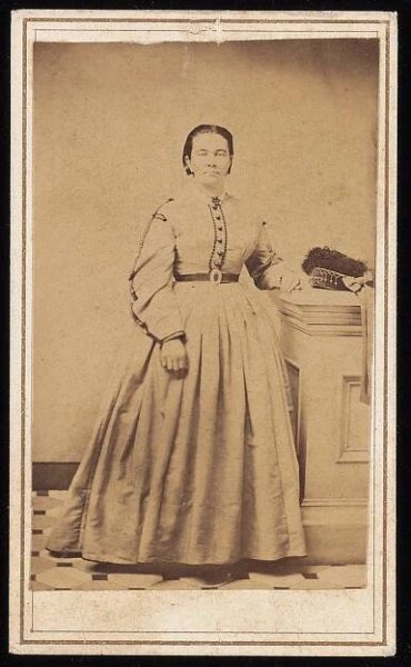 Soubor:Mrs. Campbell by Julia Ann Rudolph.jpg – Wikipedie