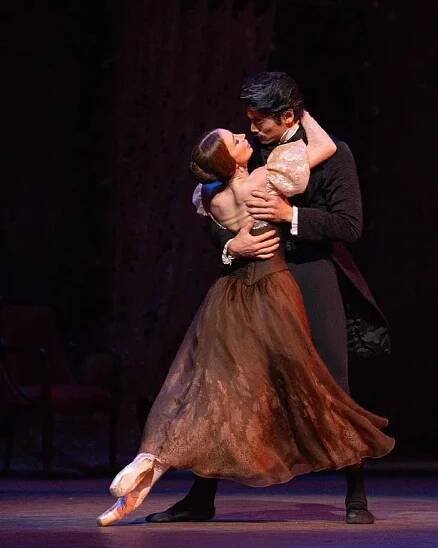 Lauren Cuthbertson Tatiana Ryoichi Hirano Eugene Onegin in Onegin. Credit 2025 ROH. Ph Andrej Uspenski 3