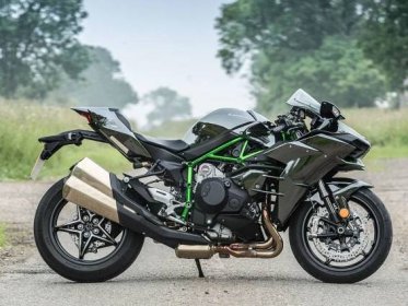 2019 Kawasaki Ninja H2 review: drag racer sports bike