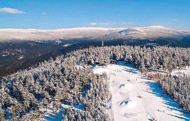 Krkonoše, Harrachov: Čertova hora je jeden ze tří skiareálů u Harrachova.