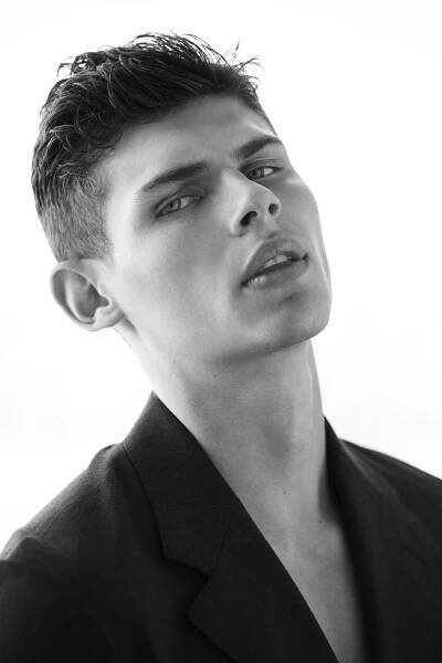 Denys – Daniel Martinez