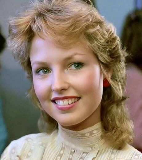 Deborah Foreman - Forehead, Nose, Hair, Smile, Skin, Lip,...
