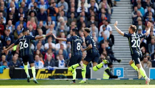 Manchester City obhájil titul v anglické lize. Před Liverpoolem skončil o jediný bod
