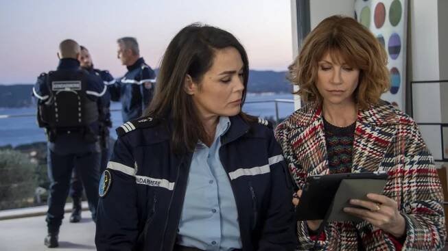 Lola Dewaere, Florence Pernel - Stíny smrti: Vražda v Ramatuelle - Z filmu