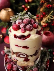 Cranberry Trifle (Easy Christmas Dessert)