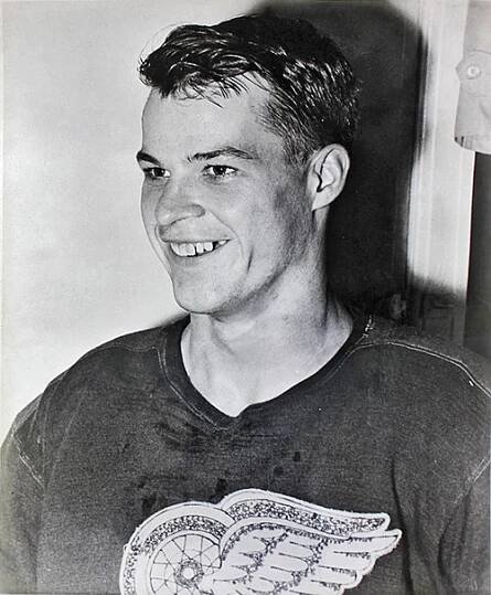 Soubor:Gordie Howe 1946-47.jpg – Wikipedie