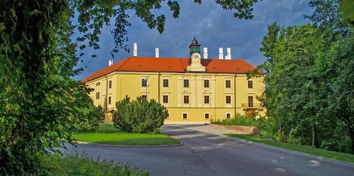 Hlohovský zámok