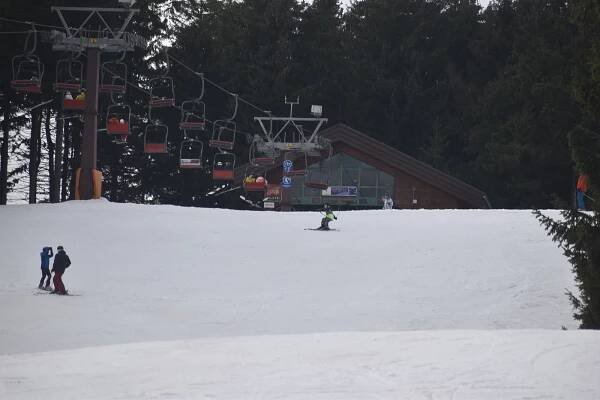 Biatlon v Novém Městě nezastaví lyžování na Harusáku. Parkování si pohlídají
