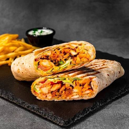 Shawarma, falafel či arayes dle výběru v restauraci Safir