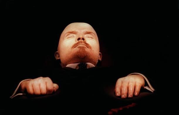 Lenin nezemřel na syfilis! Otrávil ho mocichtivý Stalin?