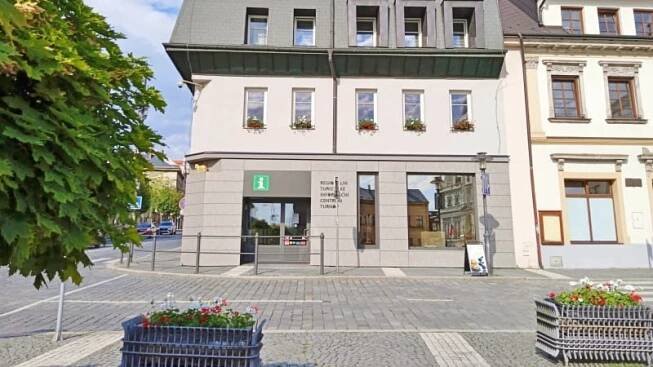 Informační centrum v Turnově, které je jedním z nejdéle fungujících infocenter v kraji, slaví letos 30 let od svého vzniku. 