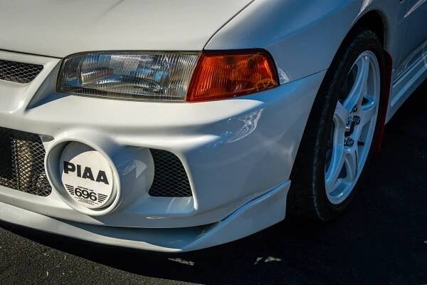 The Mitsubishi Lancer Evolution IV Is a Rowdy Rally Legend Without the JDM Markup