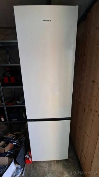 Hisense RB440N4AWC