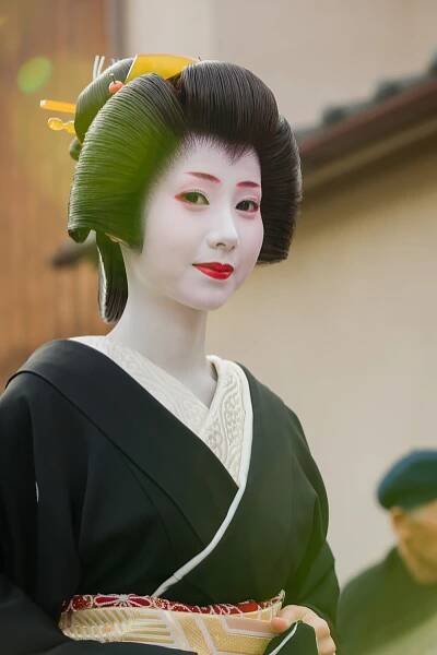 Geisha Mamehana During Her Erikae 