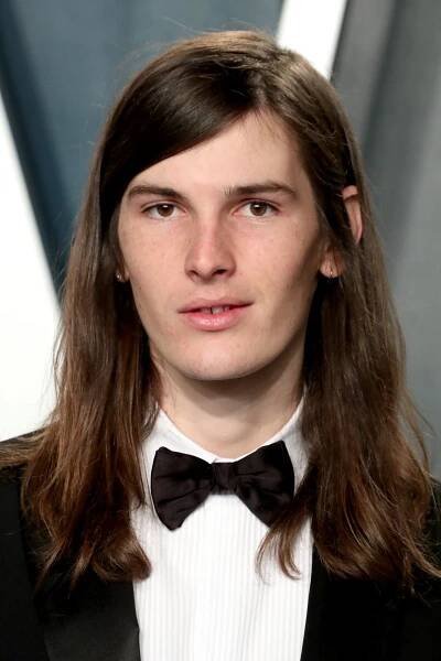 pierce-brosnans-kids-meet-the-james-bond-actors-5-children
