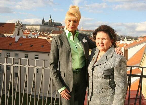 Ivana Trump s maminkou Marií Zelníčkovou v Praze