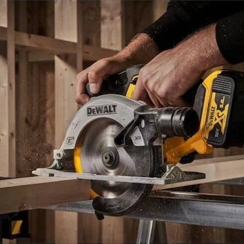 DeWalt DCS572P2 aku kotoučová pila 18 V XR 2x5Ah