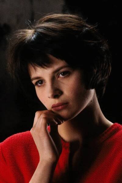 Juliette Binoche in 20 Très Iconique Vintage Pictures