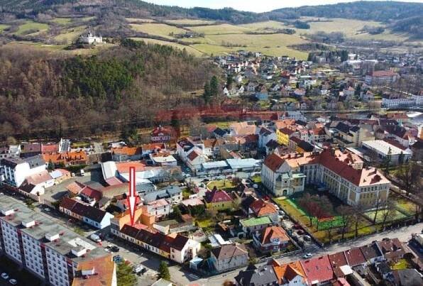 PRODEJ ŘADOVÉHO RODINNÉHO DOMU V SUŠICI S MALOU ZAHRÁDKOU