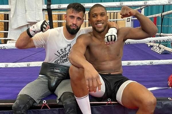 Sparingpartner Joshuy Usyk nemá silný úder, AJ ho v desátém, jedenáctém kole zlomí - Aktuality - Profiring - Profiboxing.cz