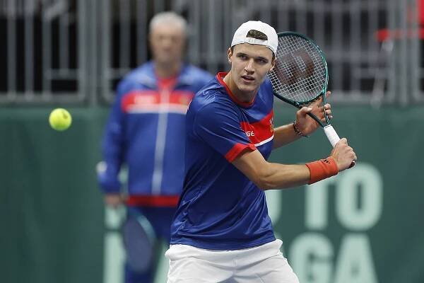 Vzájemně se motivují, nezávidí si. Davis Cup můžeme i vyhrát, věří mladí Češi