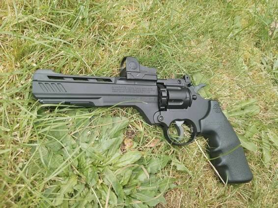 Crosman Vigilante 4,5mm | Zbrane-vzduchovky.cz 
