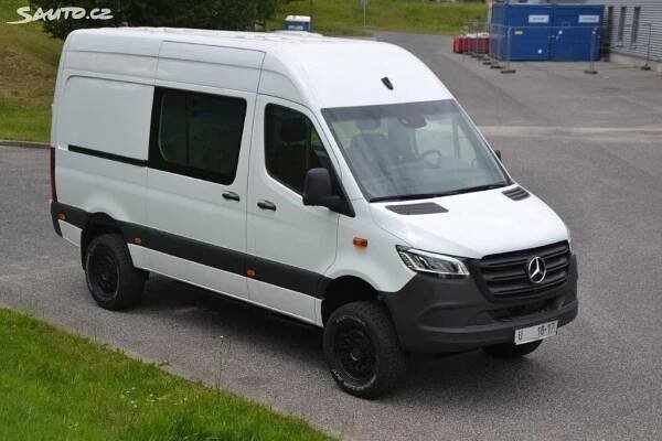 Mercedes-Benz Sprinter 319 140kW 4x4,velká výbava