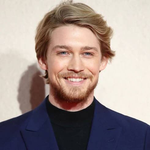 Joe Alwyn and Paul Mescal Have a Group Chat Called ‘The Tortured Man Club’